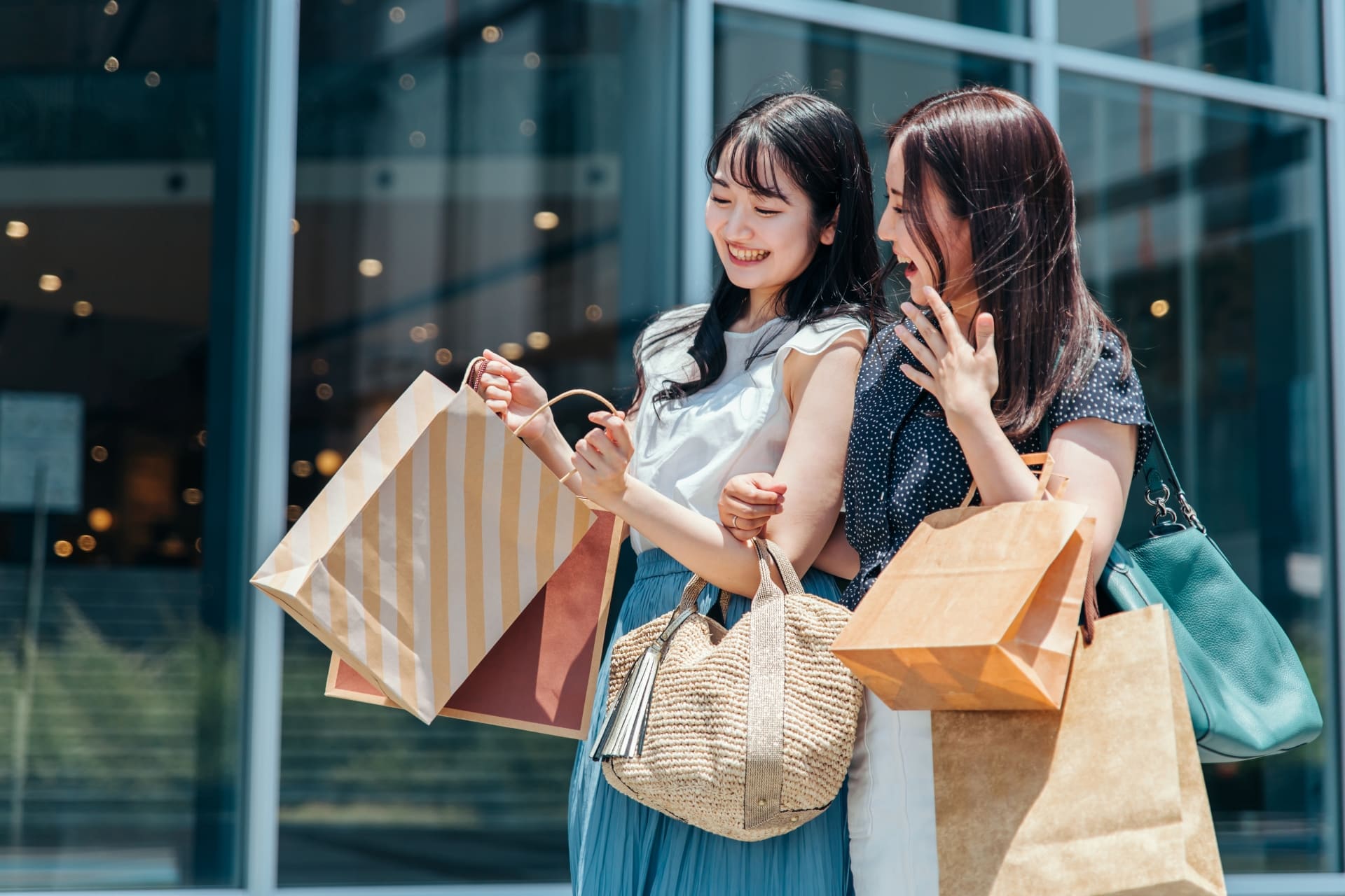 痩せて見える色と柄は？スタイルアップのコツを解説！