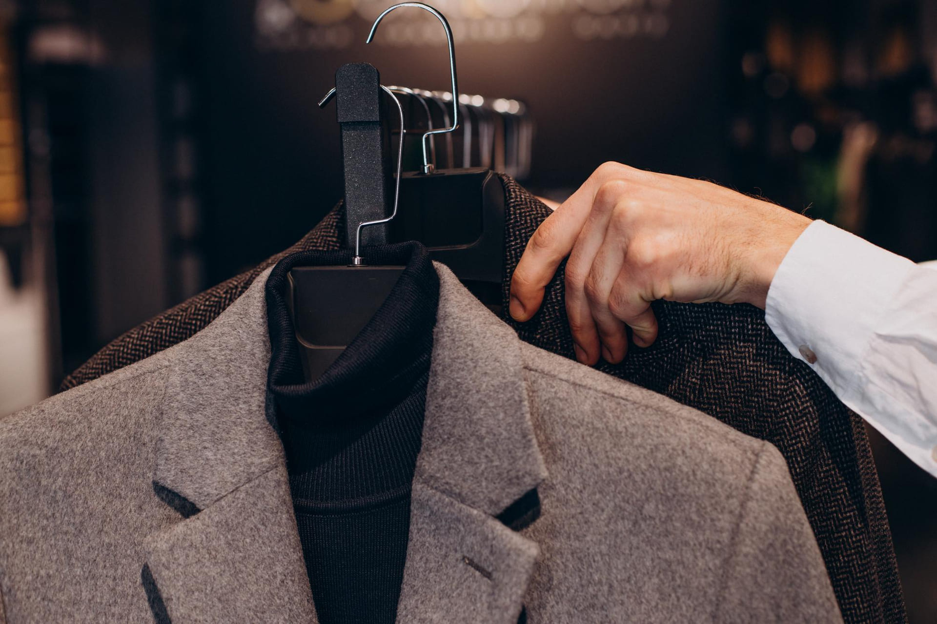 パーティーに相応しいメンズの服装は？失敗しない着こなし方法を解説